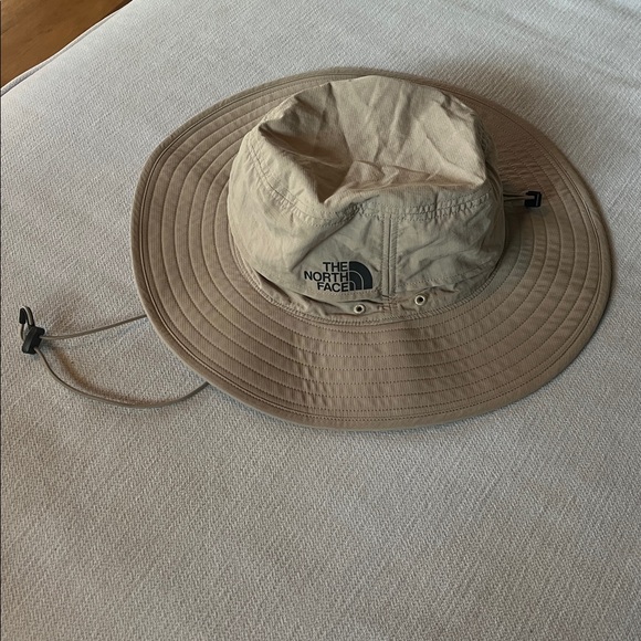 The North Face Beige Sun Hat - Picture 1 of 5